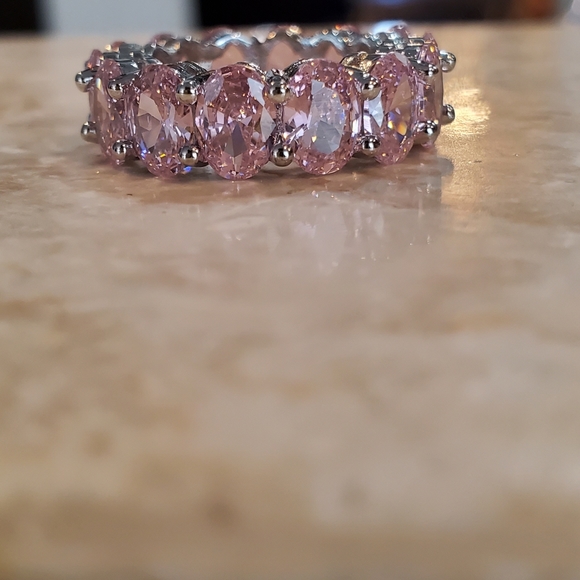 Kylie style Pink crystal eternity ring - Picture 3 of 5